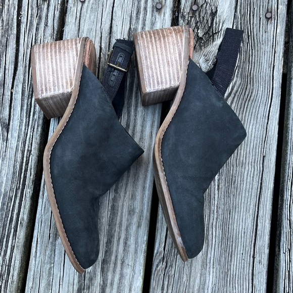 Black Slingback Clogs with Wooden Heel - Picture 4 of 6